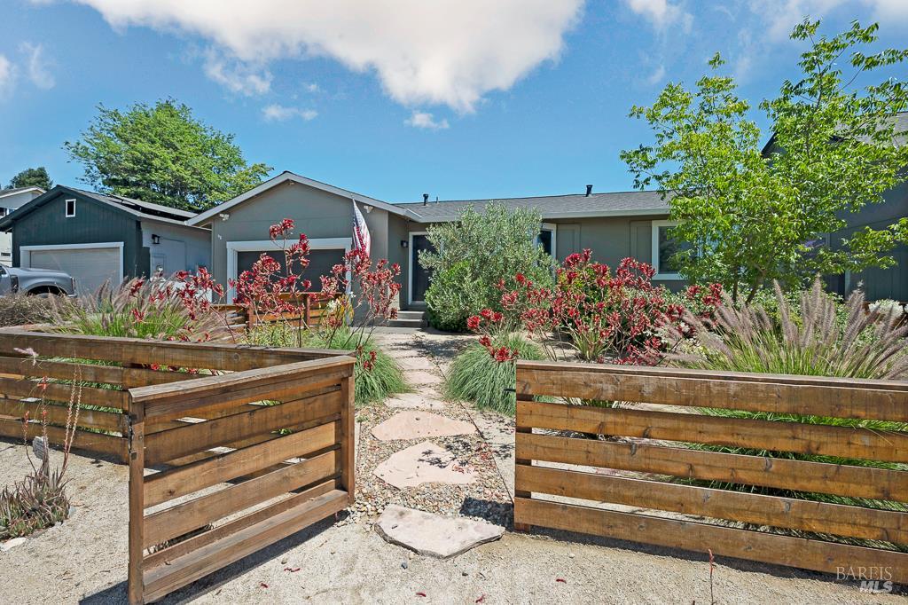 1668 Baywood Dr