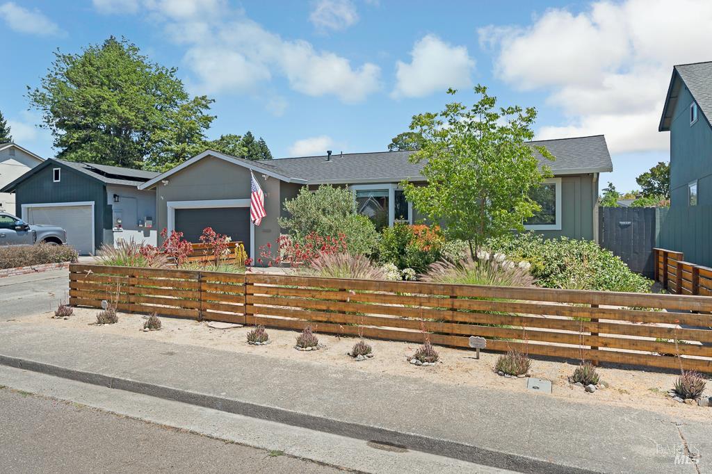 1668 Baywood Dr