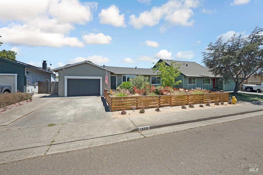 1668 Baywood Dr