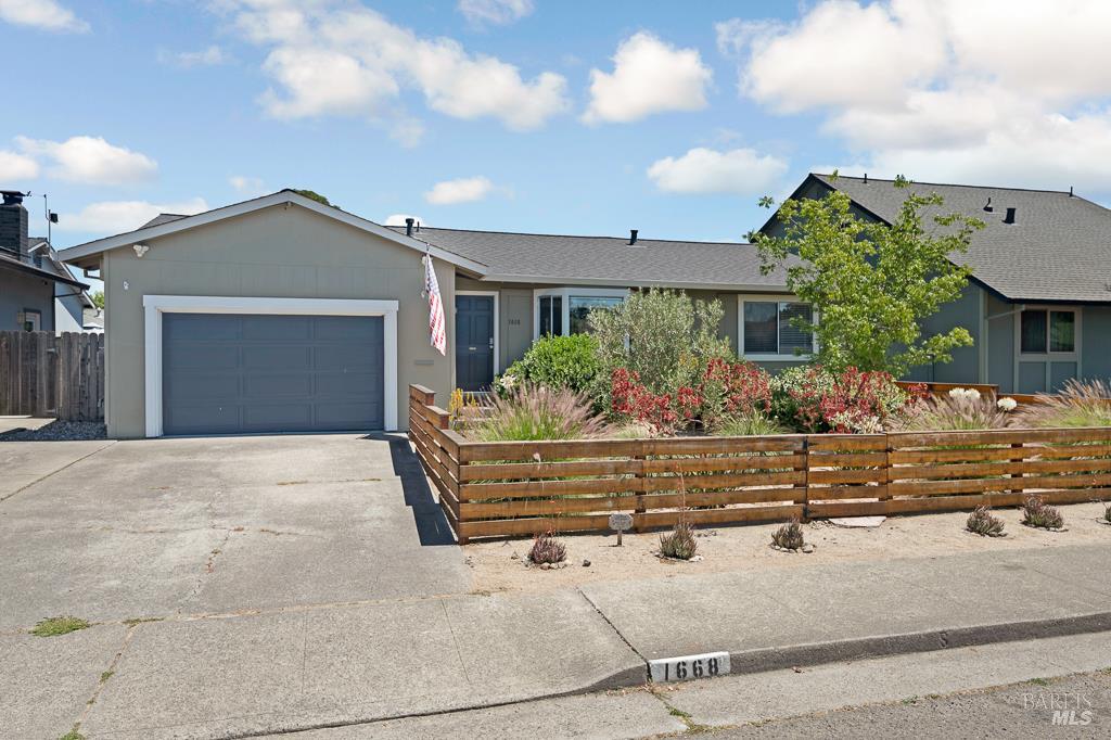 1668 Baywood Dr
