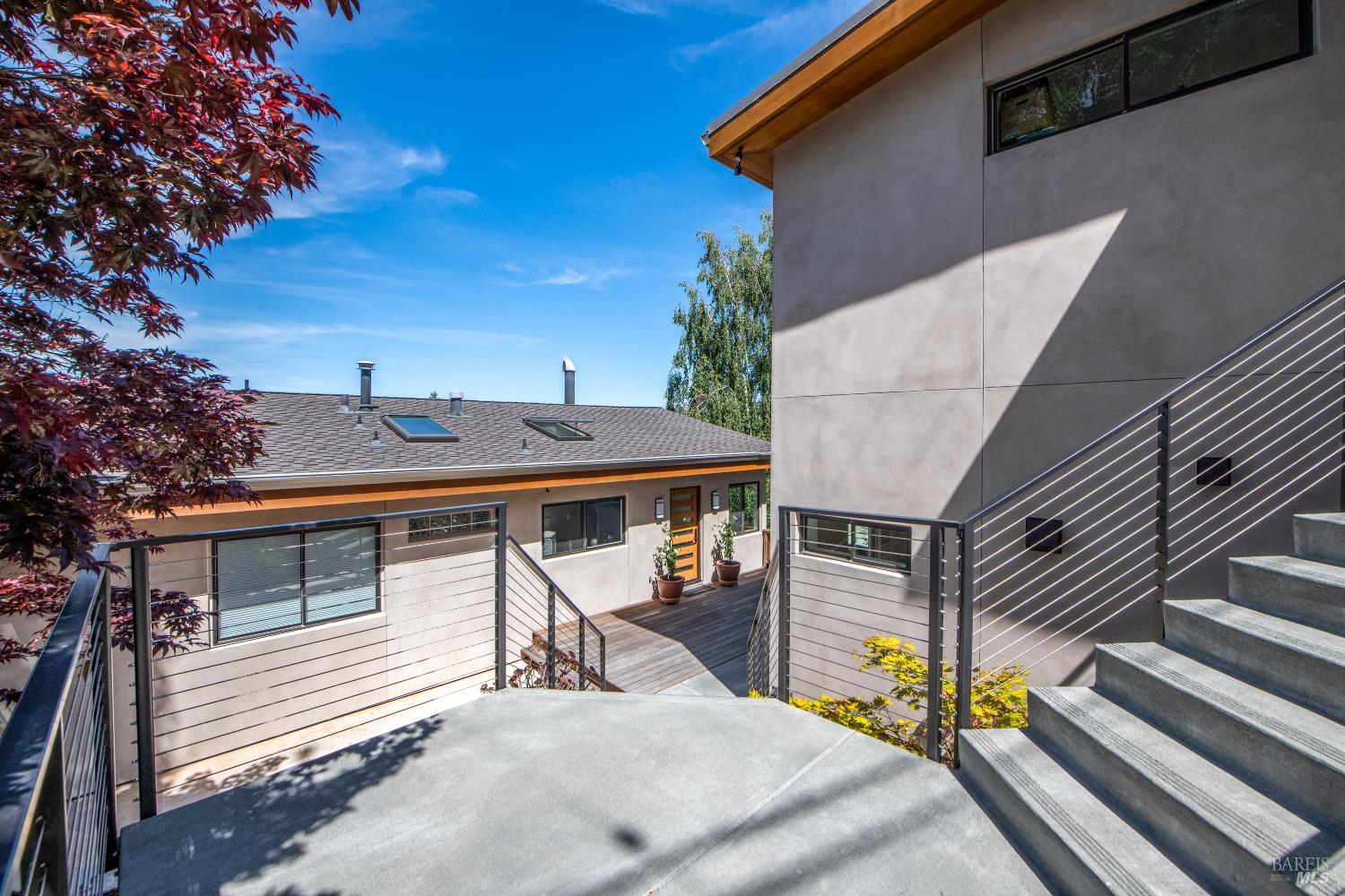 213 California Ave