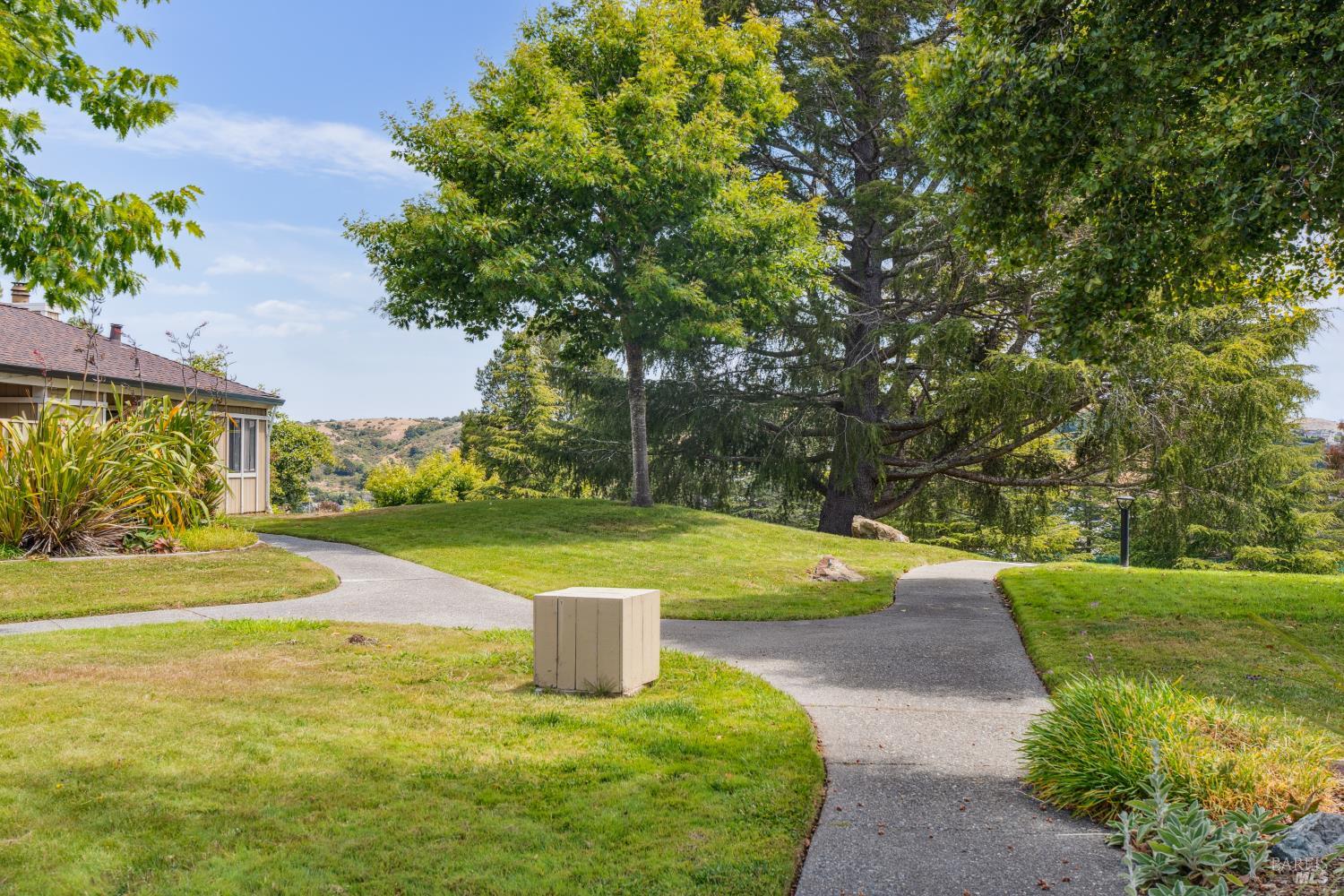 6 Coleridge Dr