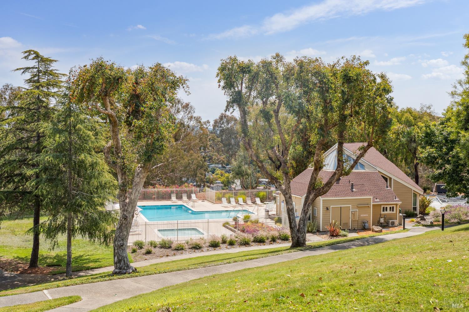 6 Coleridge Dr