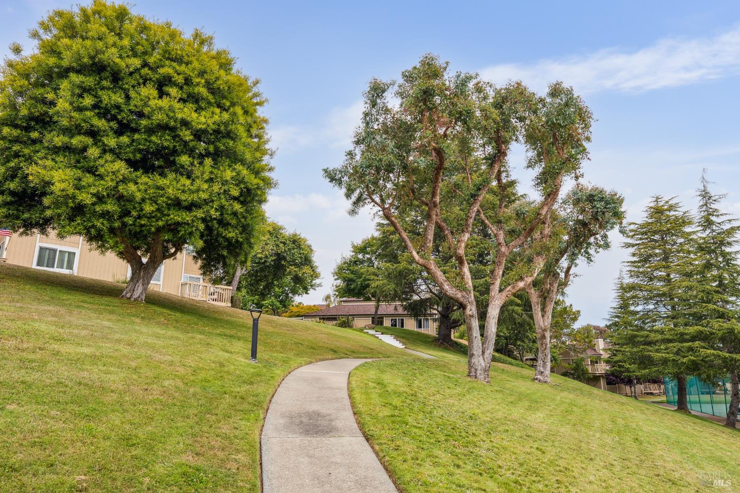 6 Coleridge Dr