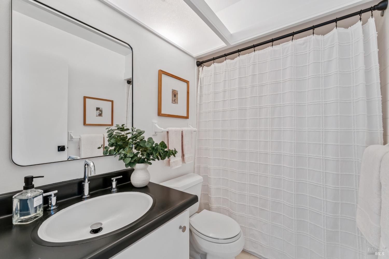 6 Coleridge Dr