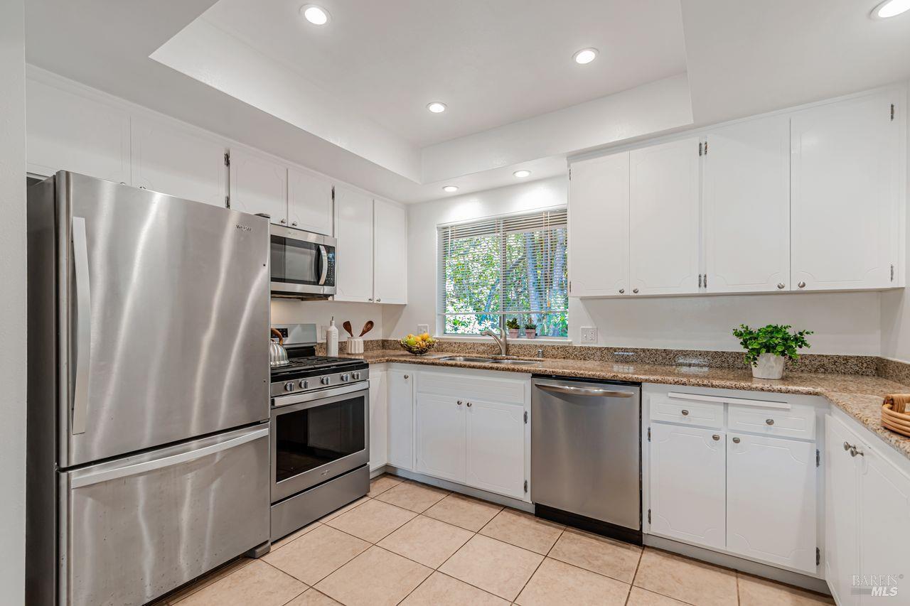 12 Meadowgreen Circle