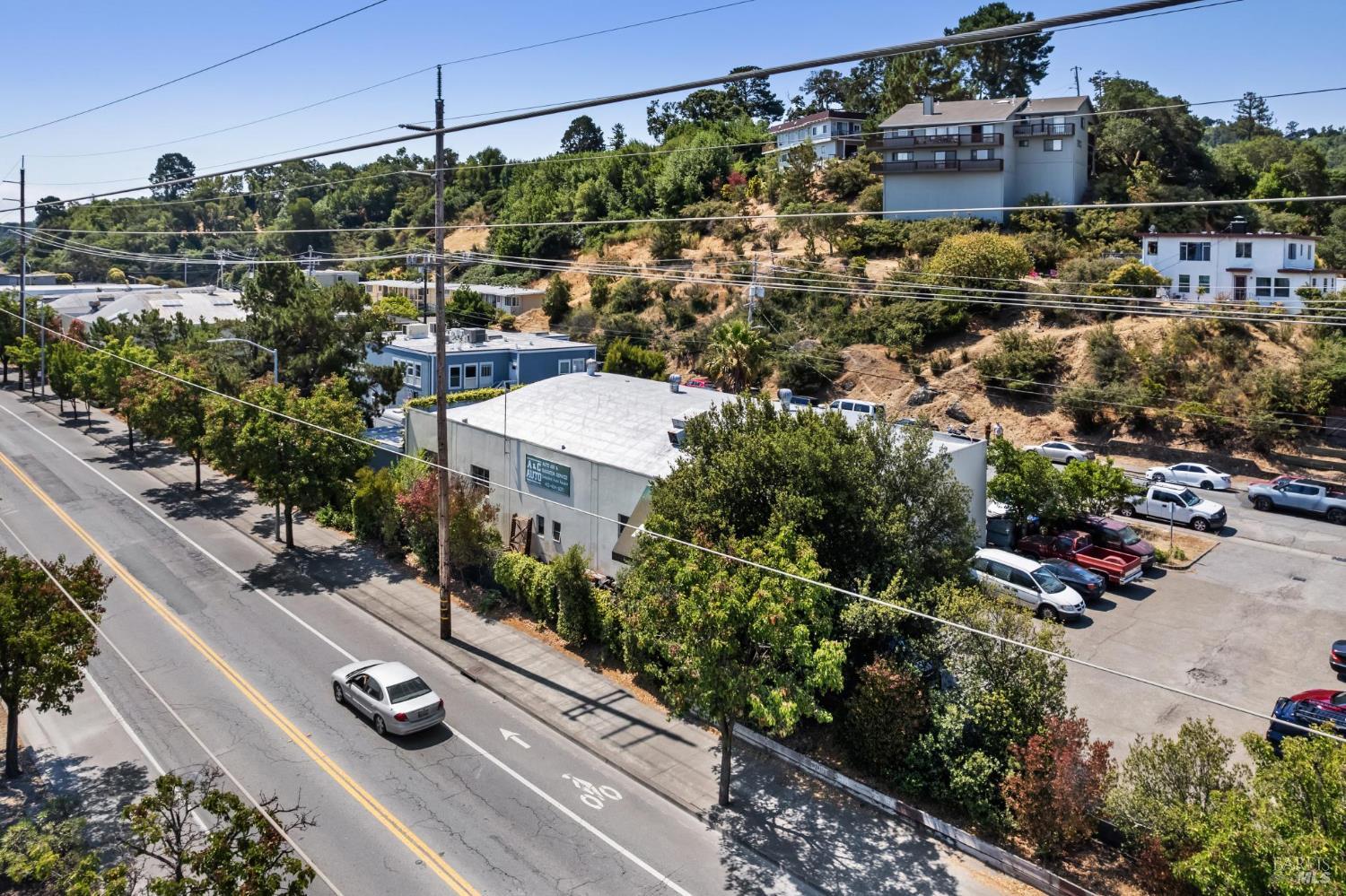 40 Woodland Ave