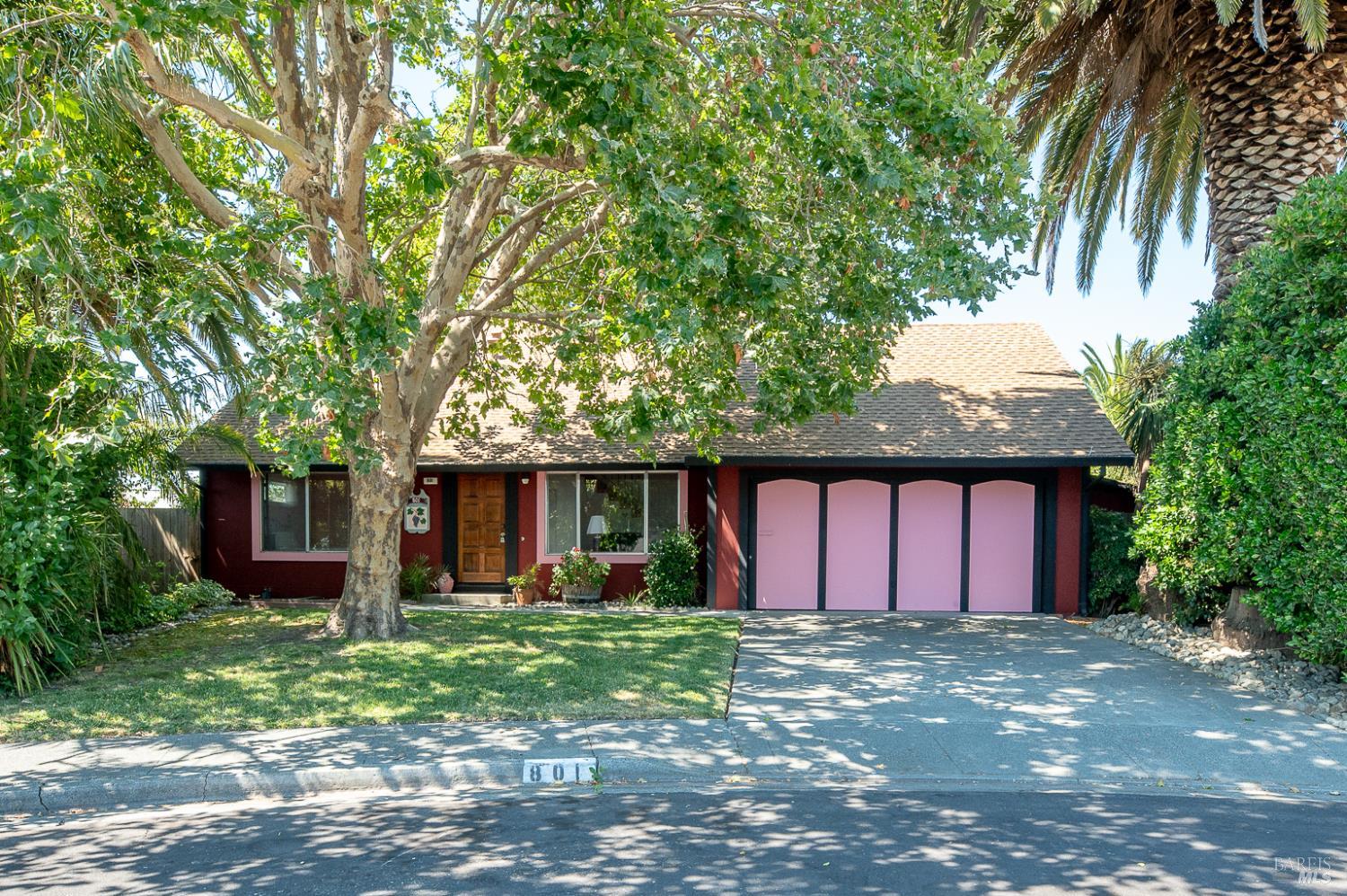 801 Livery Ct