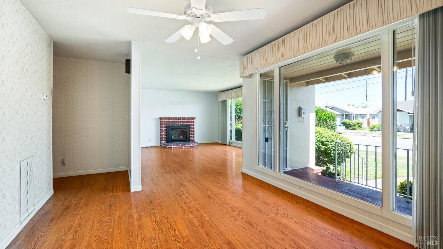 114 Edith St