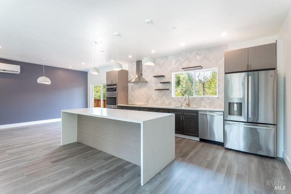 1140 Redbud Dr