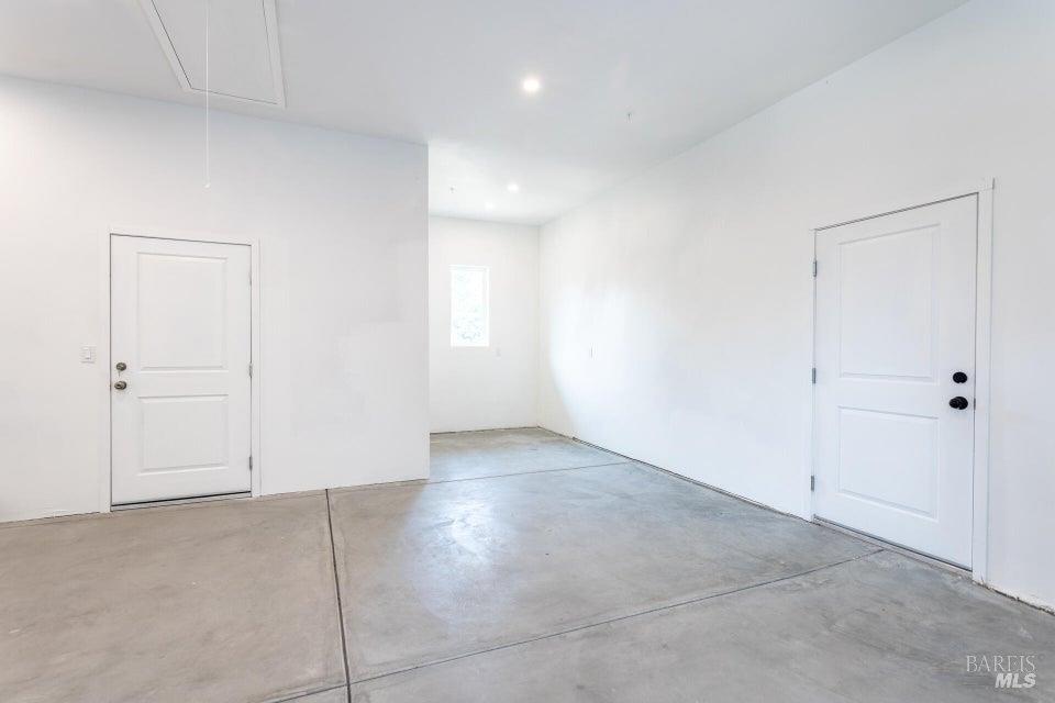 1140 Redbud Dr