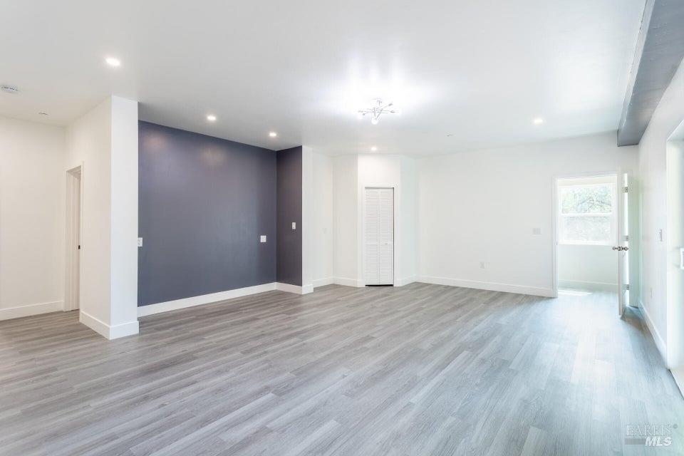 1140 Redbud Dr