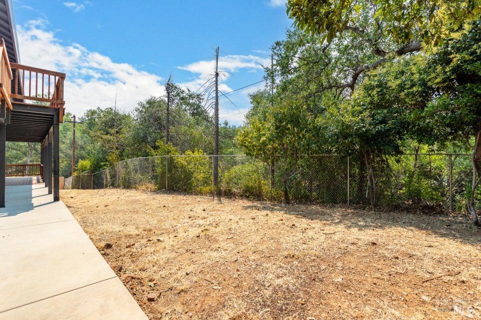 1140 Redbud Dr