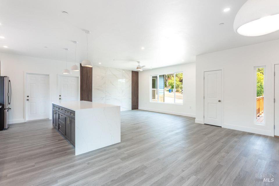1140 Redbud Dr