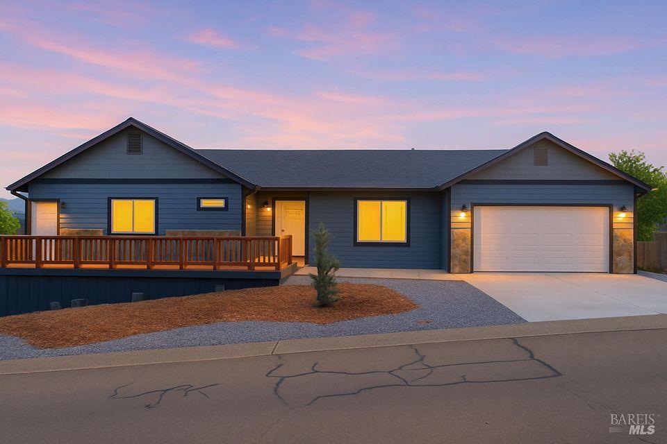 1140 Redbud Dr
