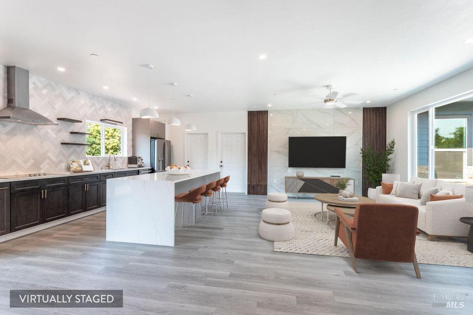1140 Redbud Dr