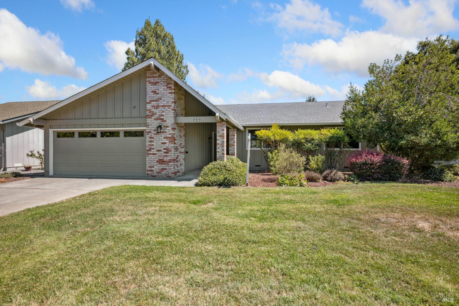 120 Oak Island Circle