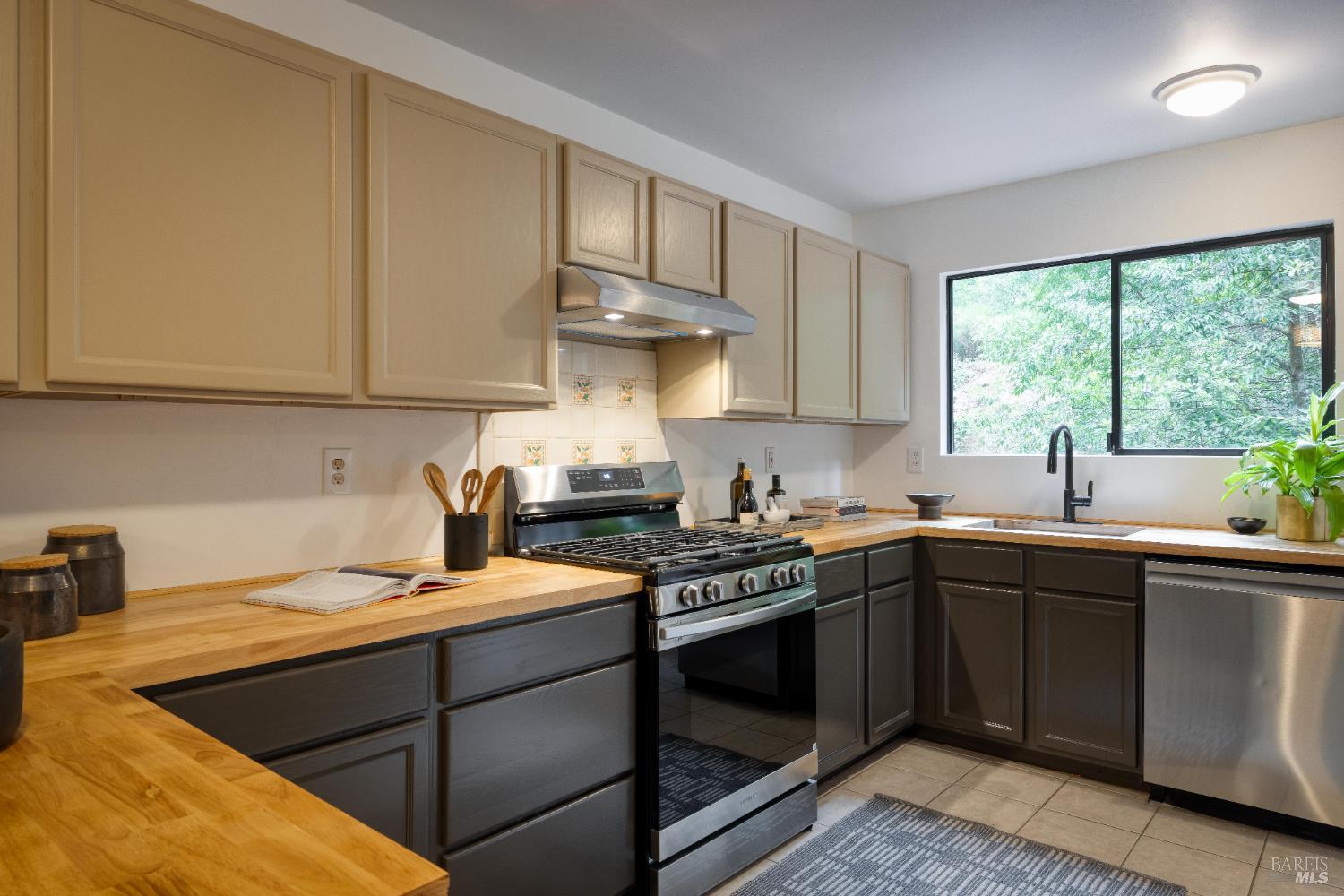 19395 Hidden Valley Rd