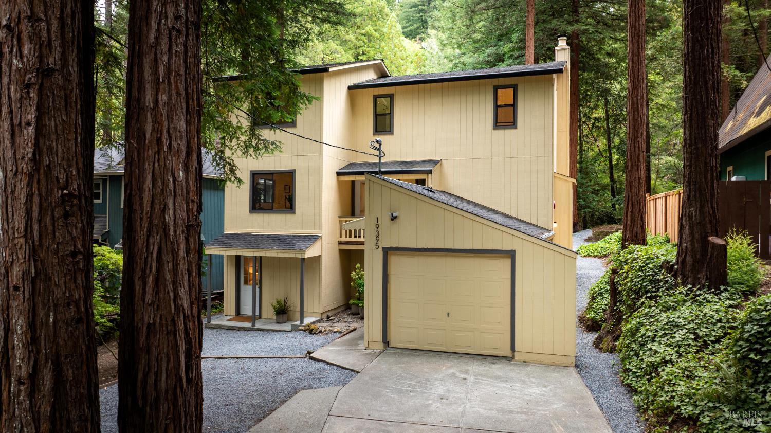 19395 Hidden Valley Rd