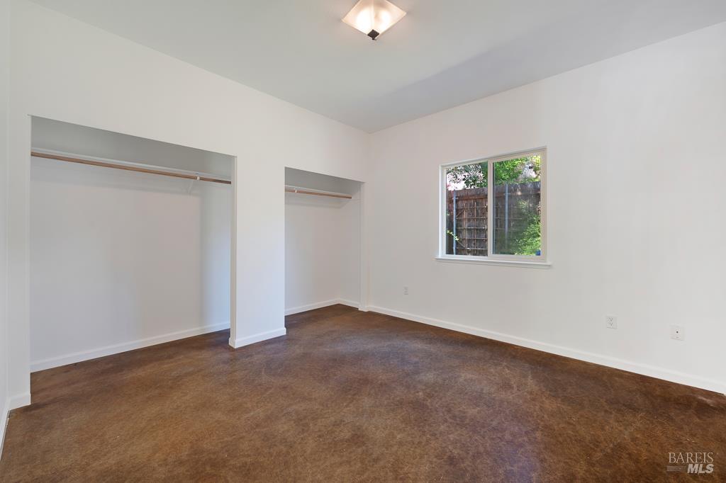 439 Sequoia Ln