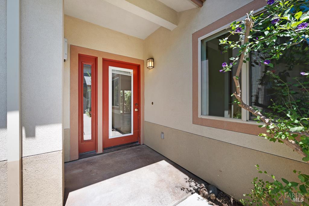 439 Sequoia Ln