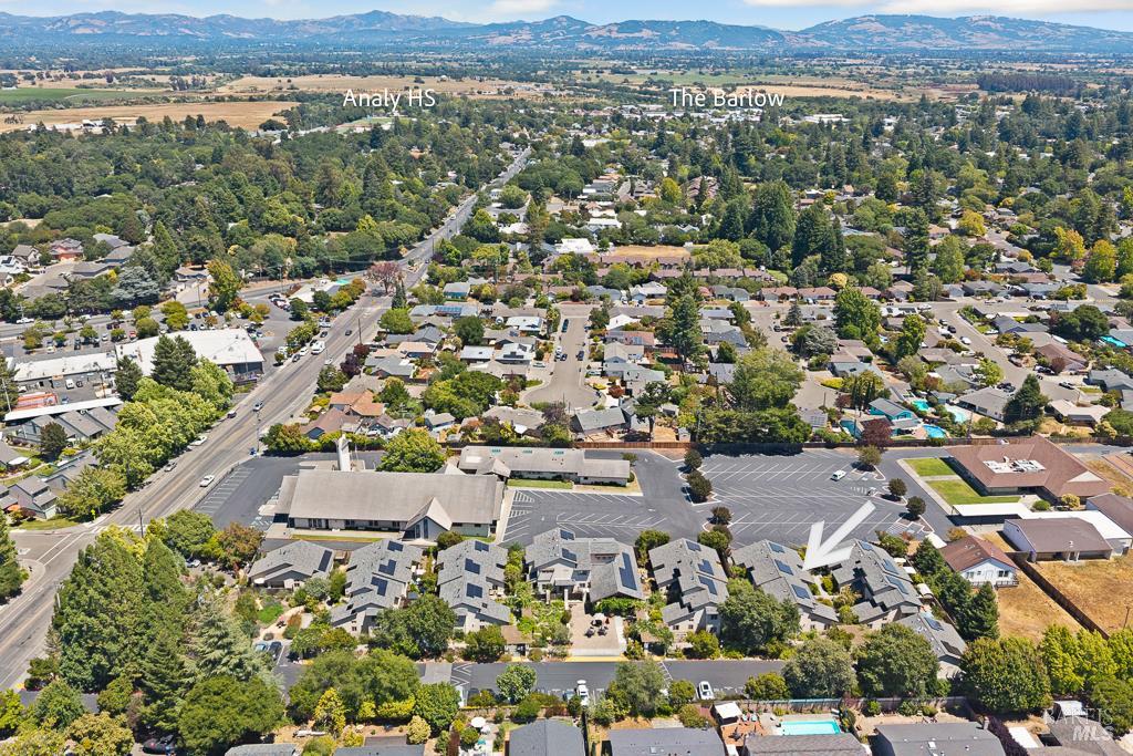 439 Sequoia Ln