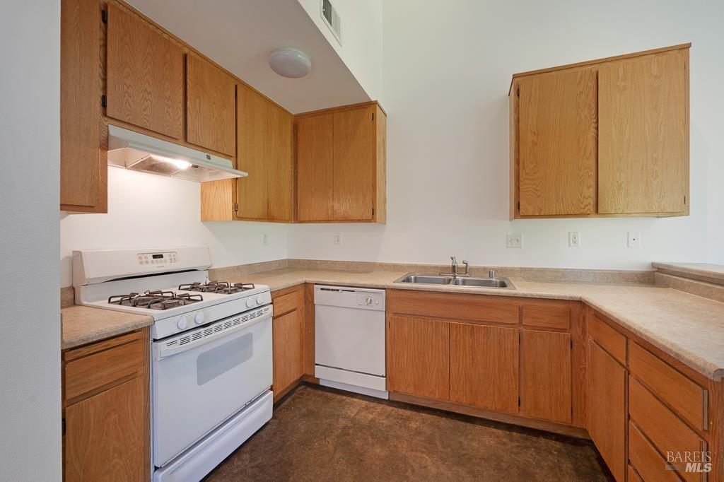 439 Sequoia Ln