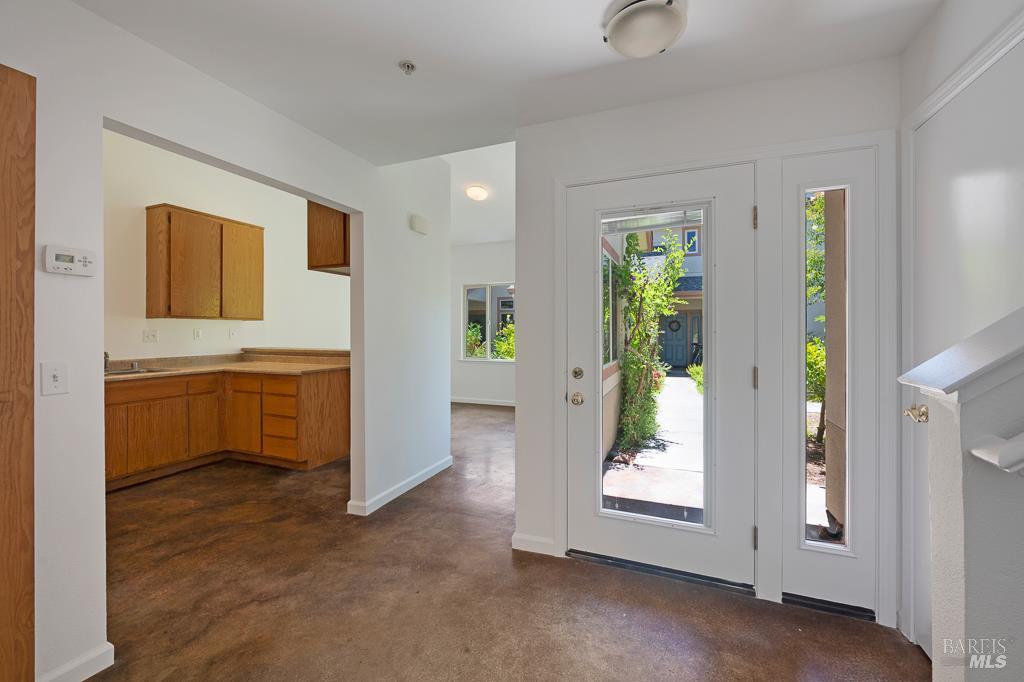 439 Sequoia Ln