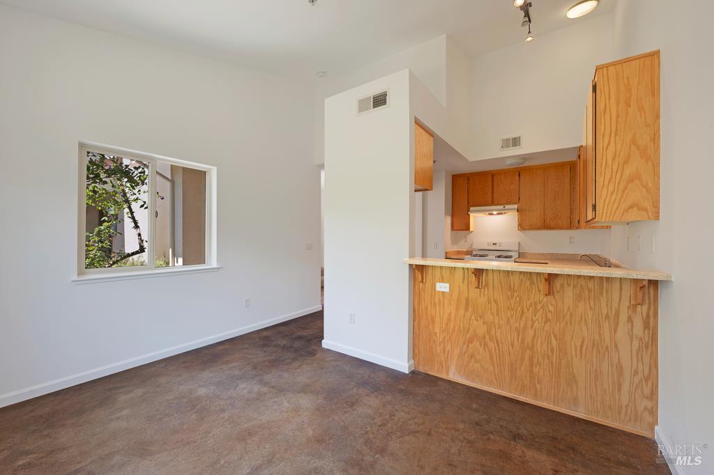 439 Sequoia Ln