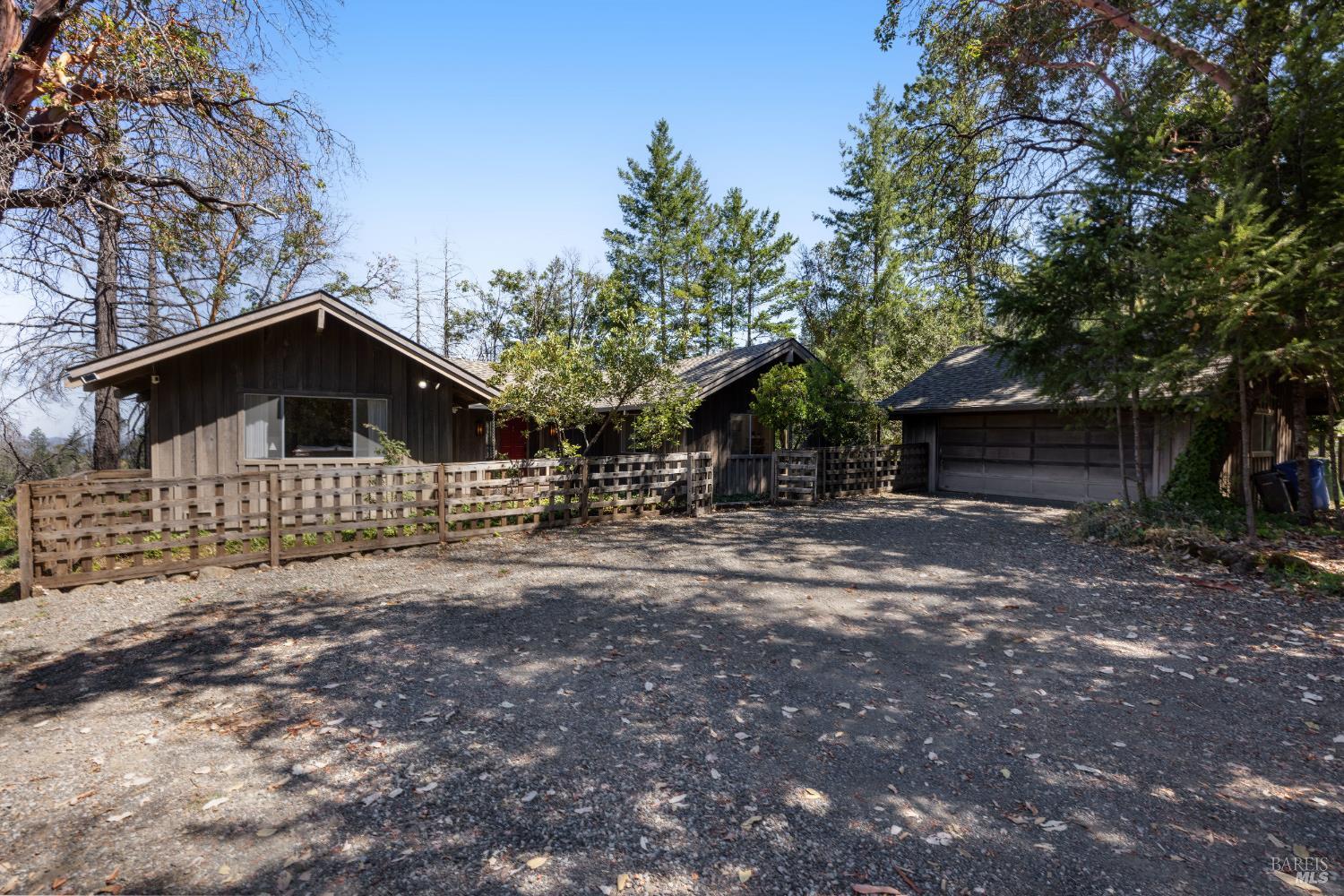 3880 Spring Mountain Rd