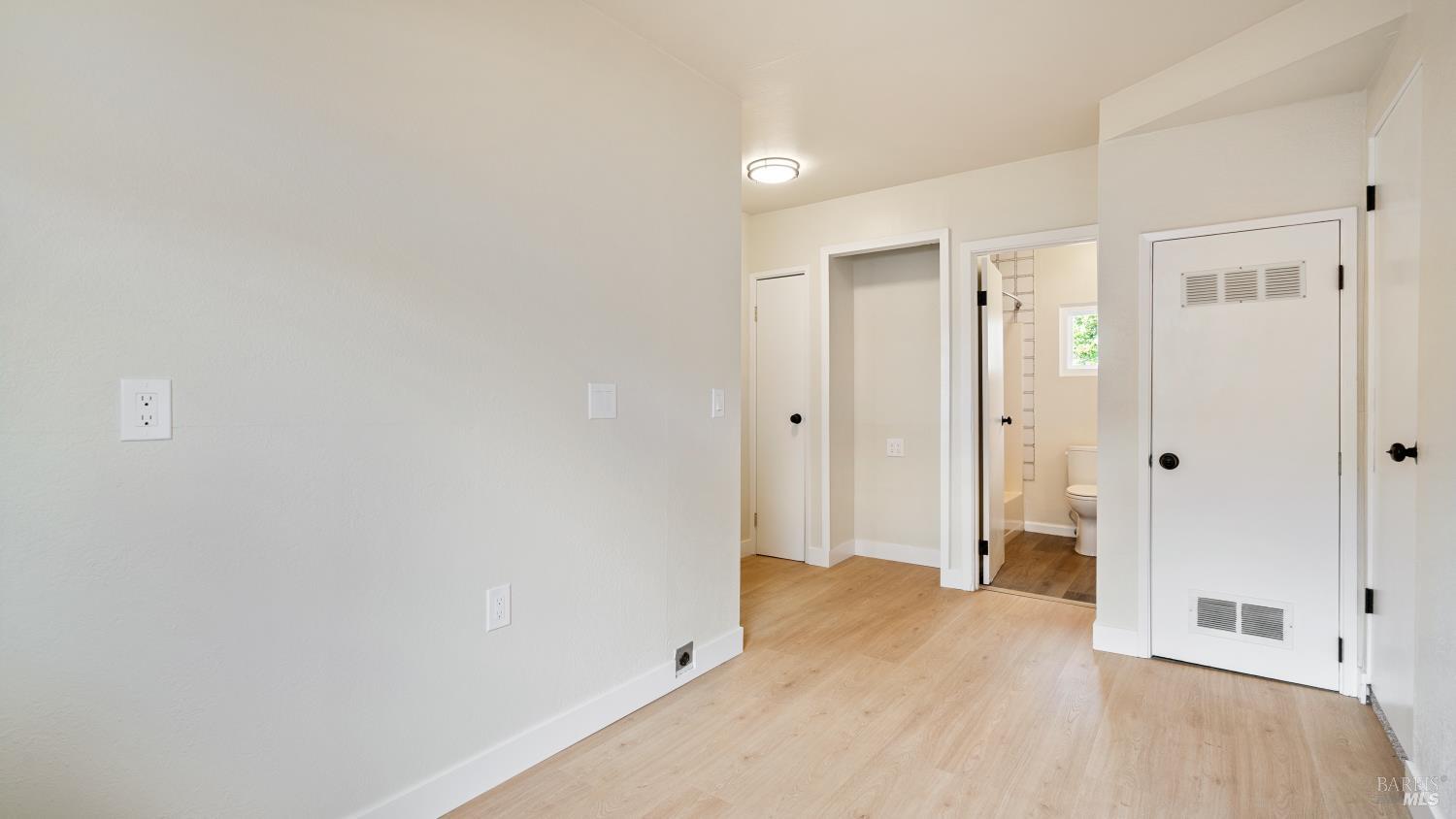 65 Arlington Dr