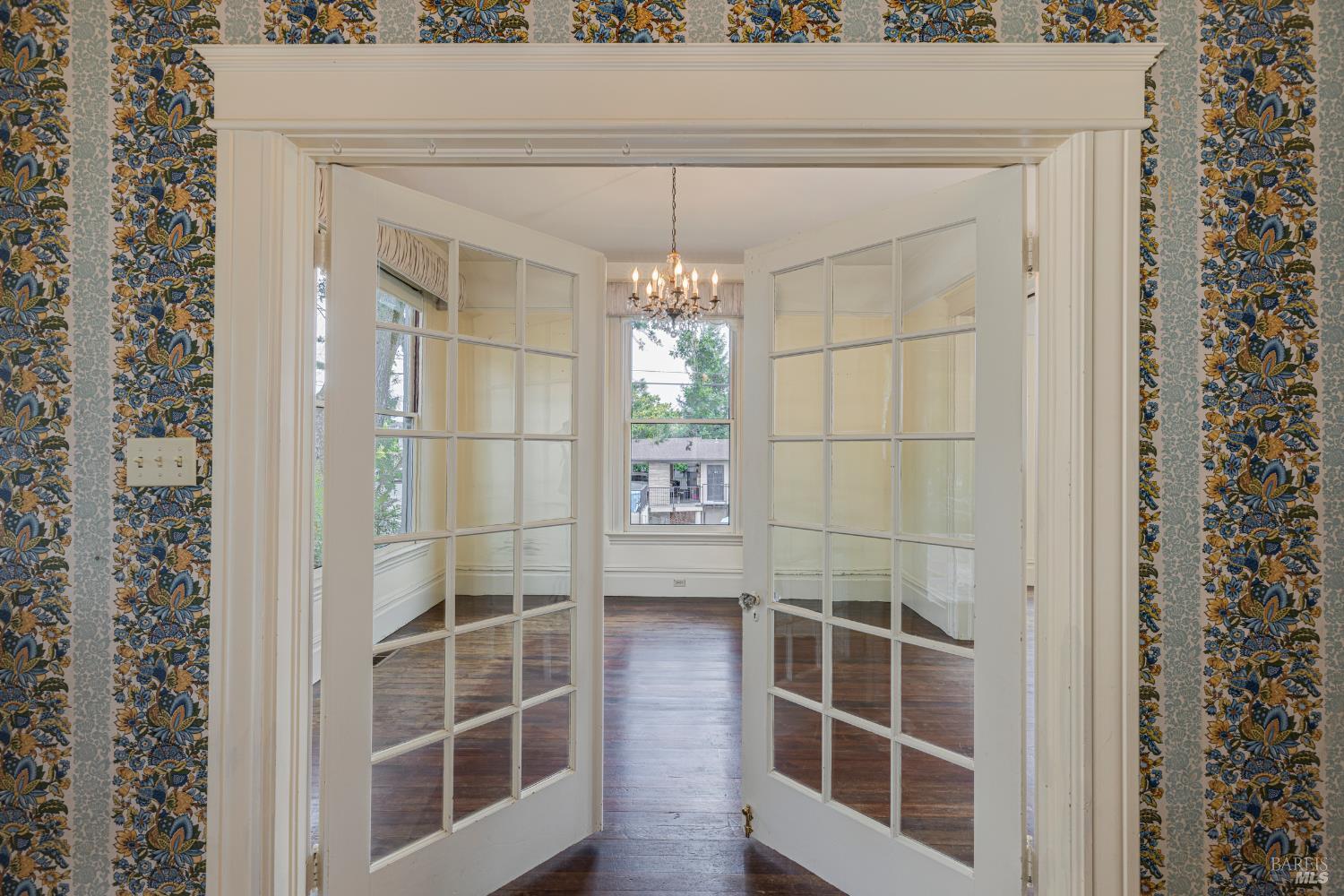 342 Keller St