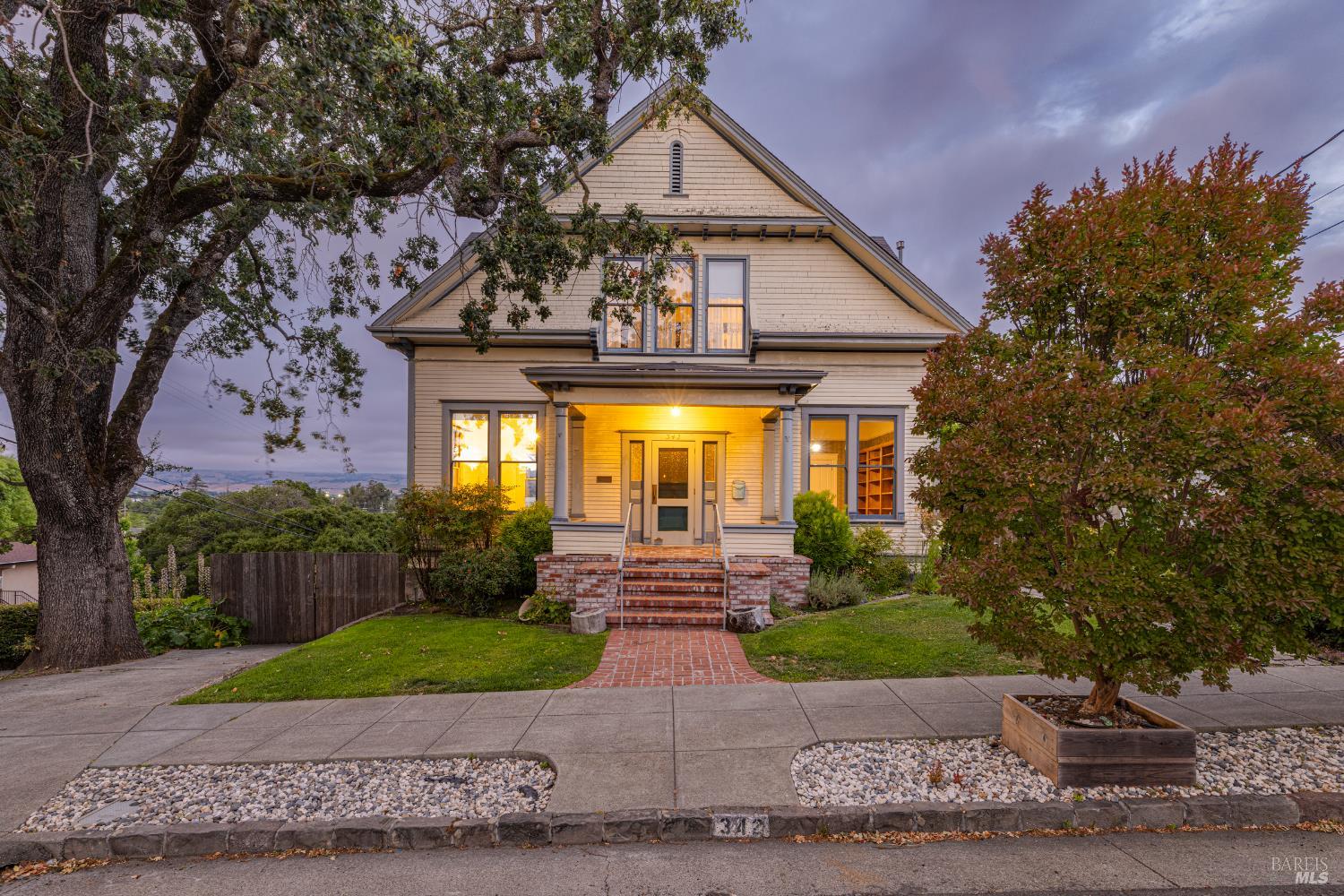 342 Keller St