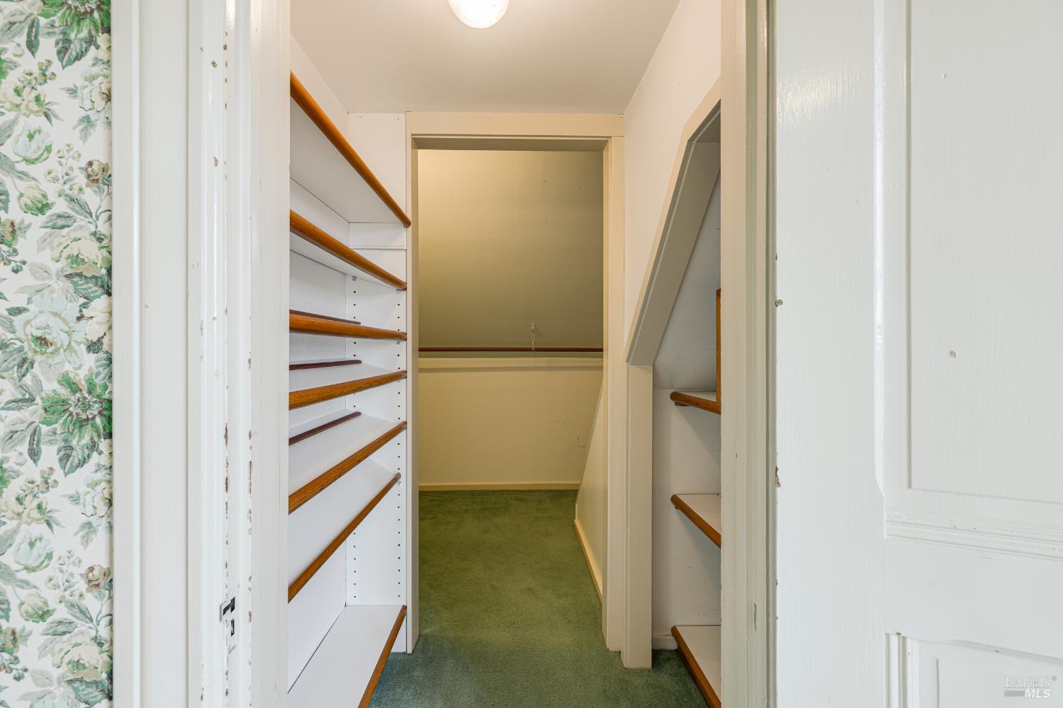 342 Keller St