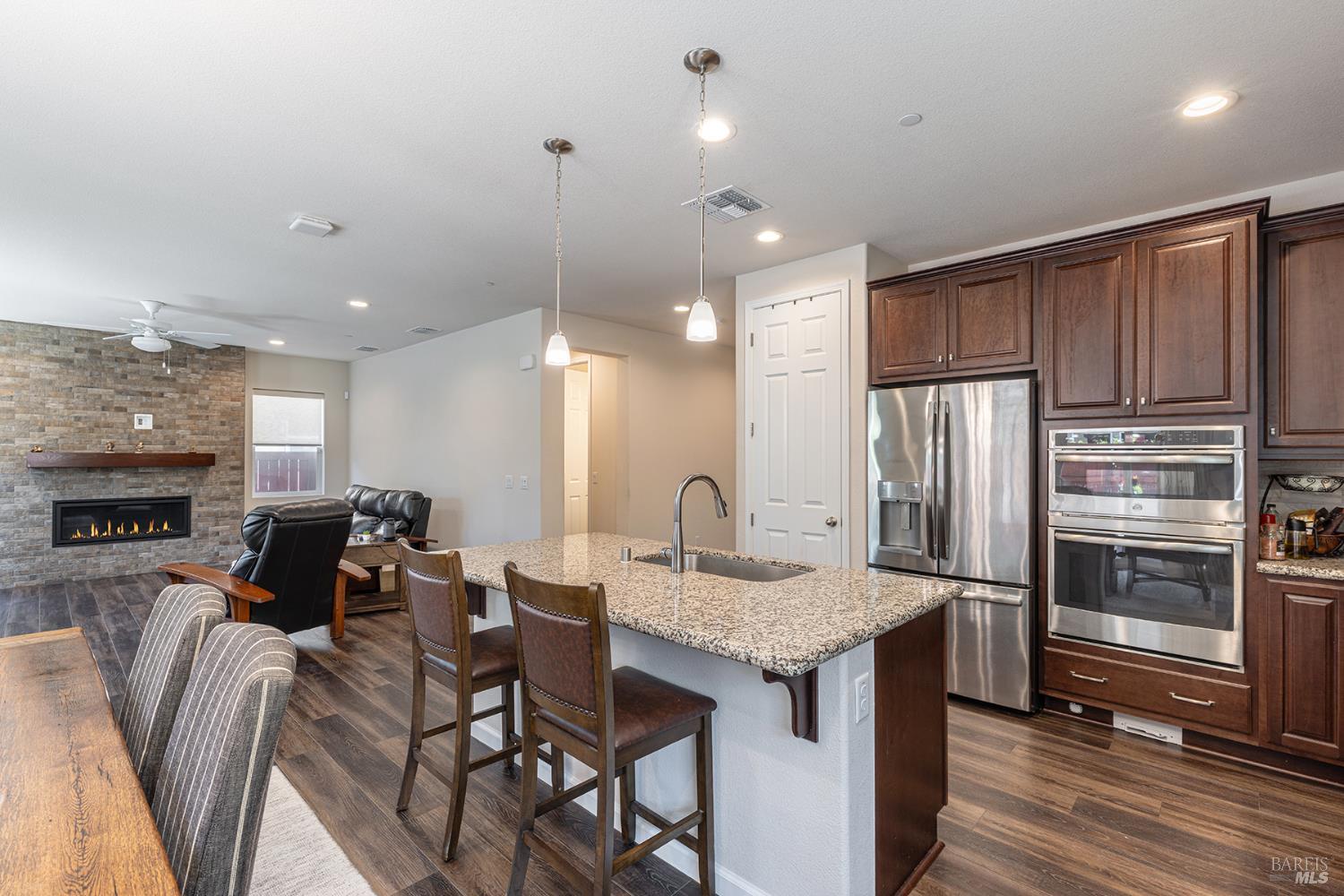 1405 KINCADE Pl