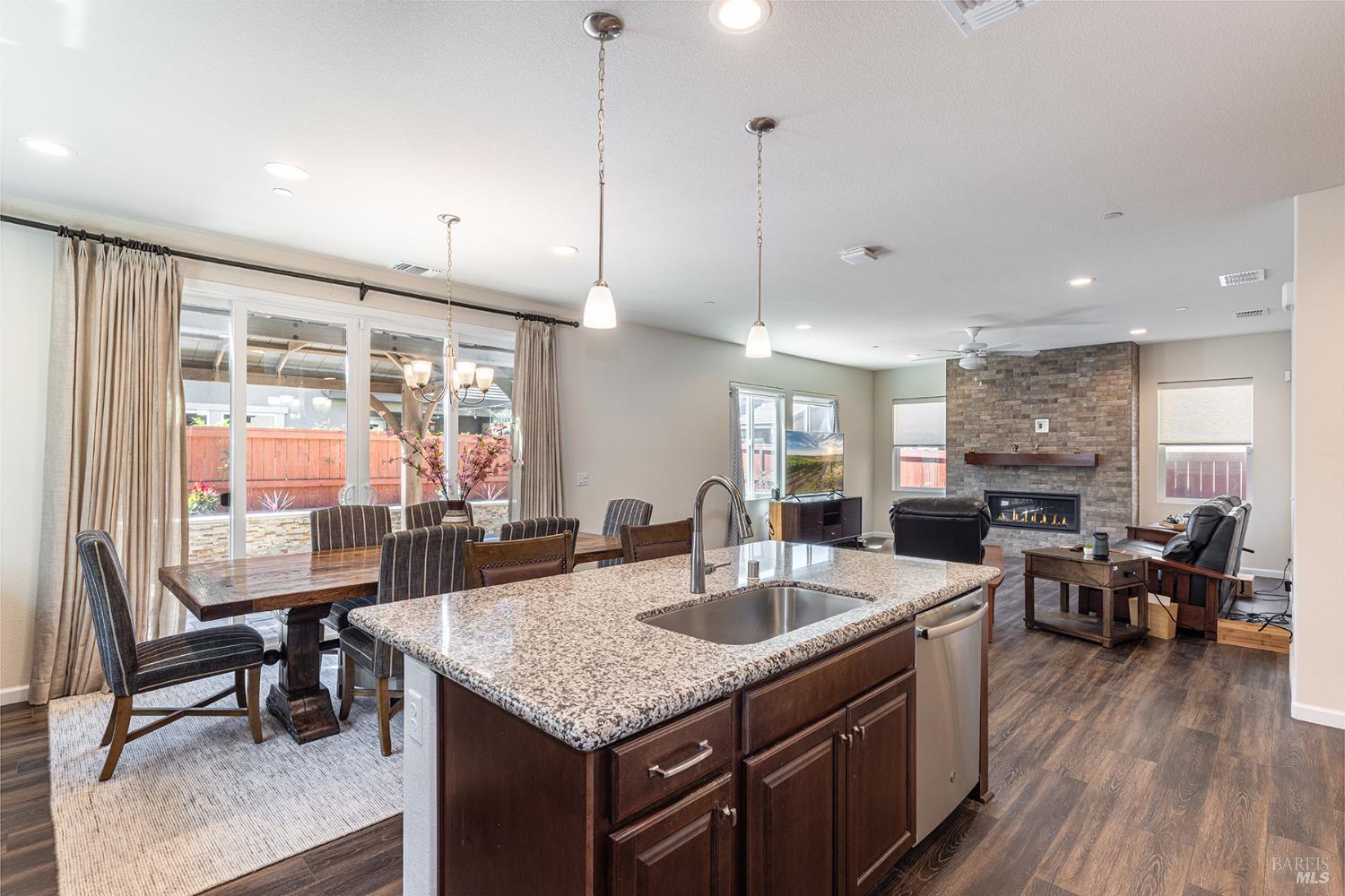 1405 KINCADE Pl