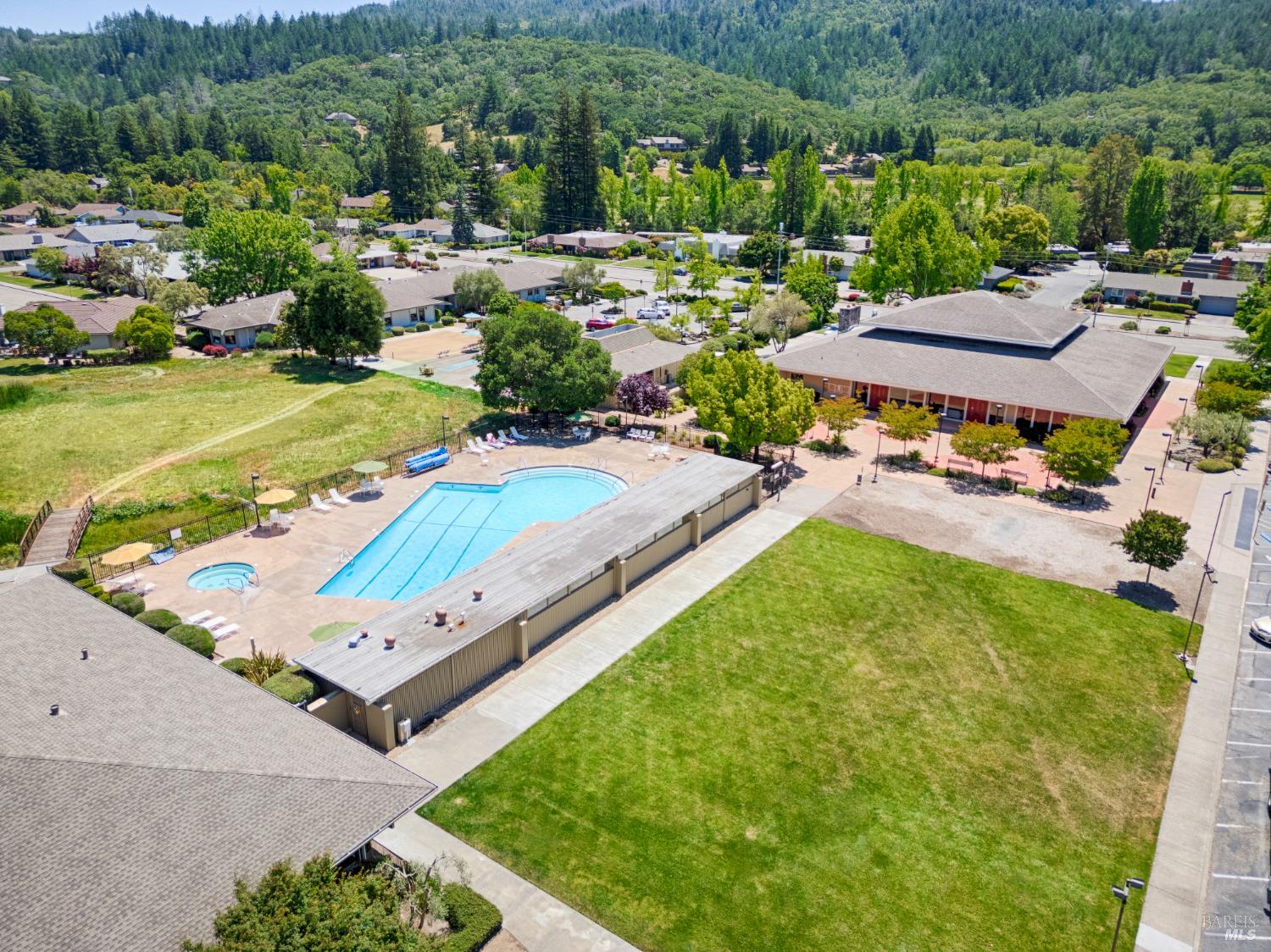 8850 Oak Trail Drive