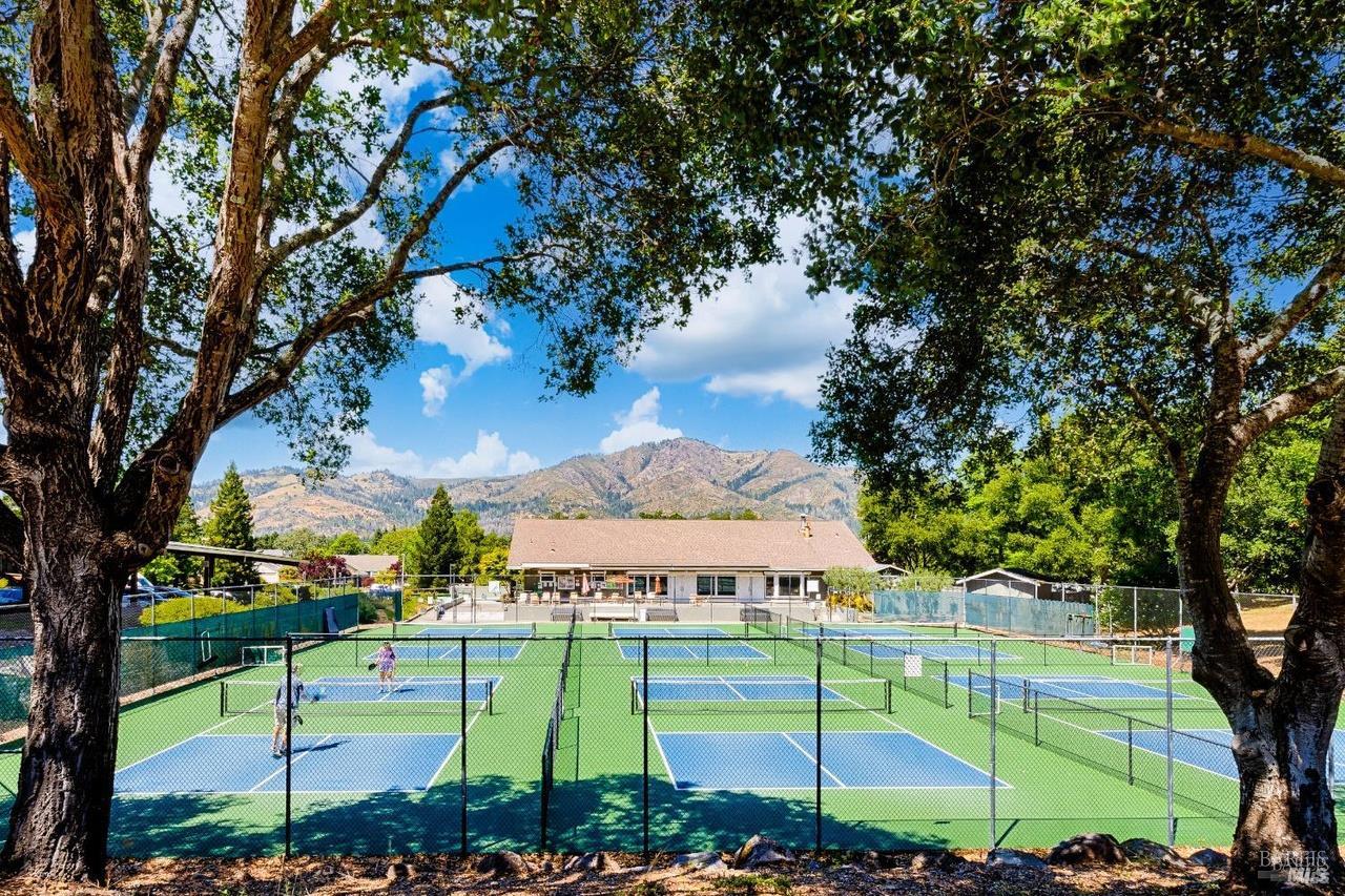 8850 Oak Trail Drive