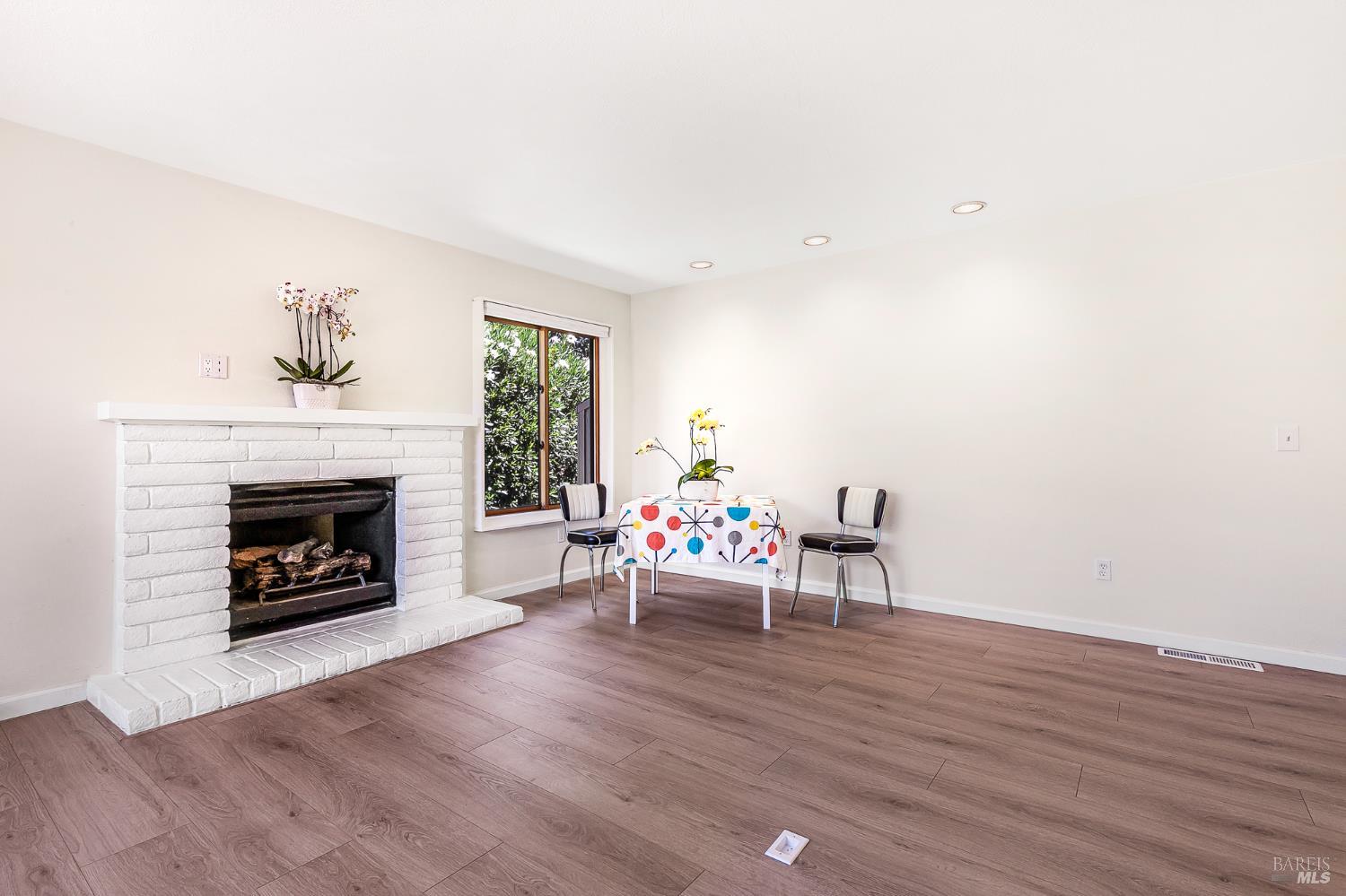 8850 Oak Trail Drive