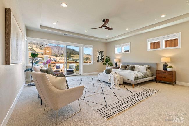 5907 Mountain Hawk Dr