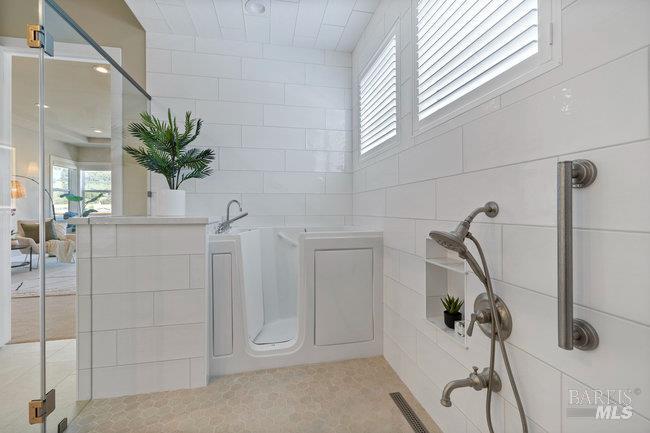 5907 Mountain Hawk Dr