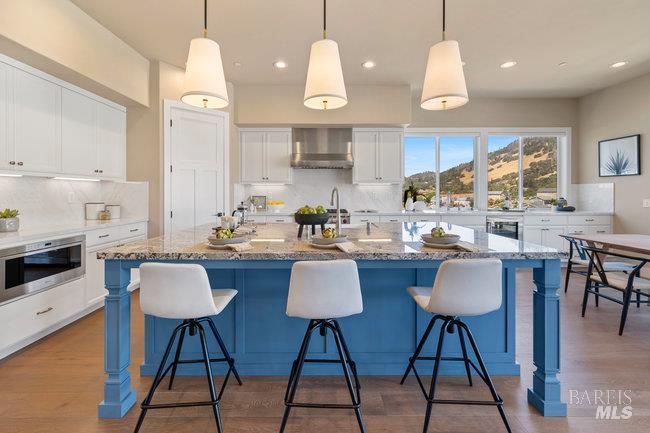 5907 Mountain Hawk Dr