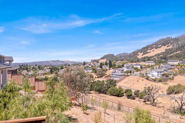 5907 Mountain Hawk Dr