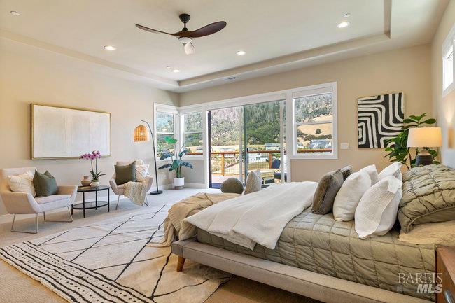 5907 Mountain Hawk Dr