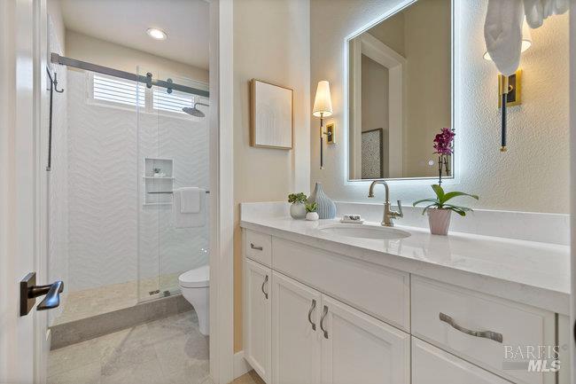 5907 Mountain Hawk Dr