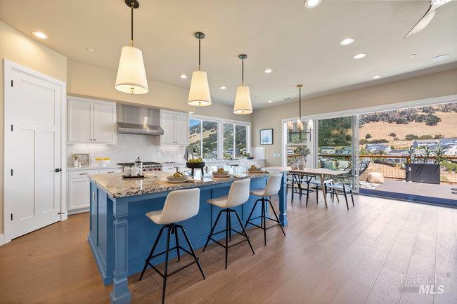 5907 Mountain Hawk Dr