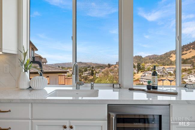 5907 Mountain Hawk Dr