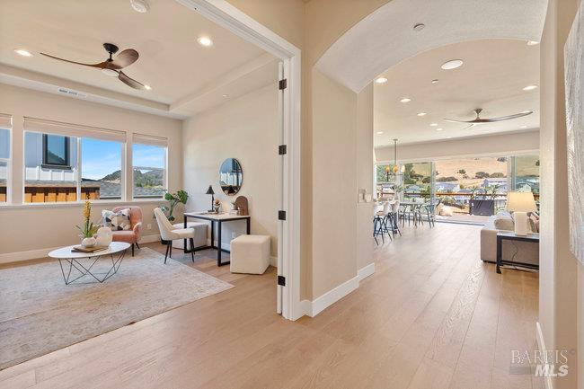 5907 Mountain Hawk Dr