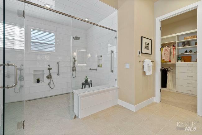 5907 Mountain Hawk Dr