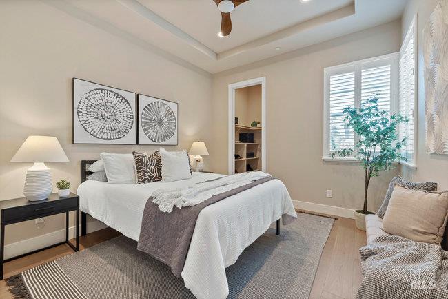 5907 Mountain Hawk Dr